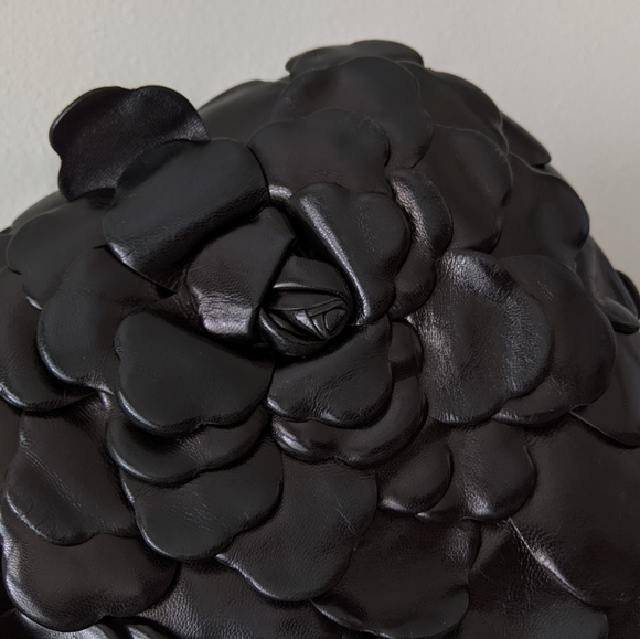 Valentino Garavani Atelier 03 Rose Edition Bag - Picture 12 of 13